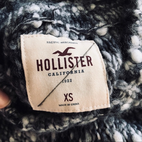 Gray Hollister Sweater - Picture 6 of 7
